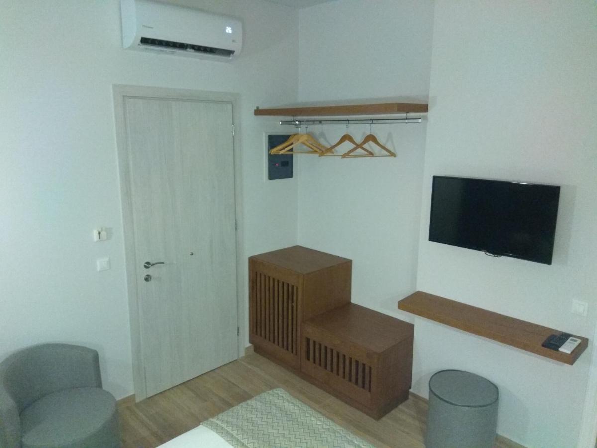 Ariadni Rooms & Apartments Ermoupoli Buitenkant foto