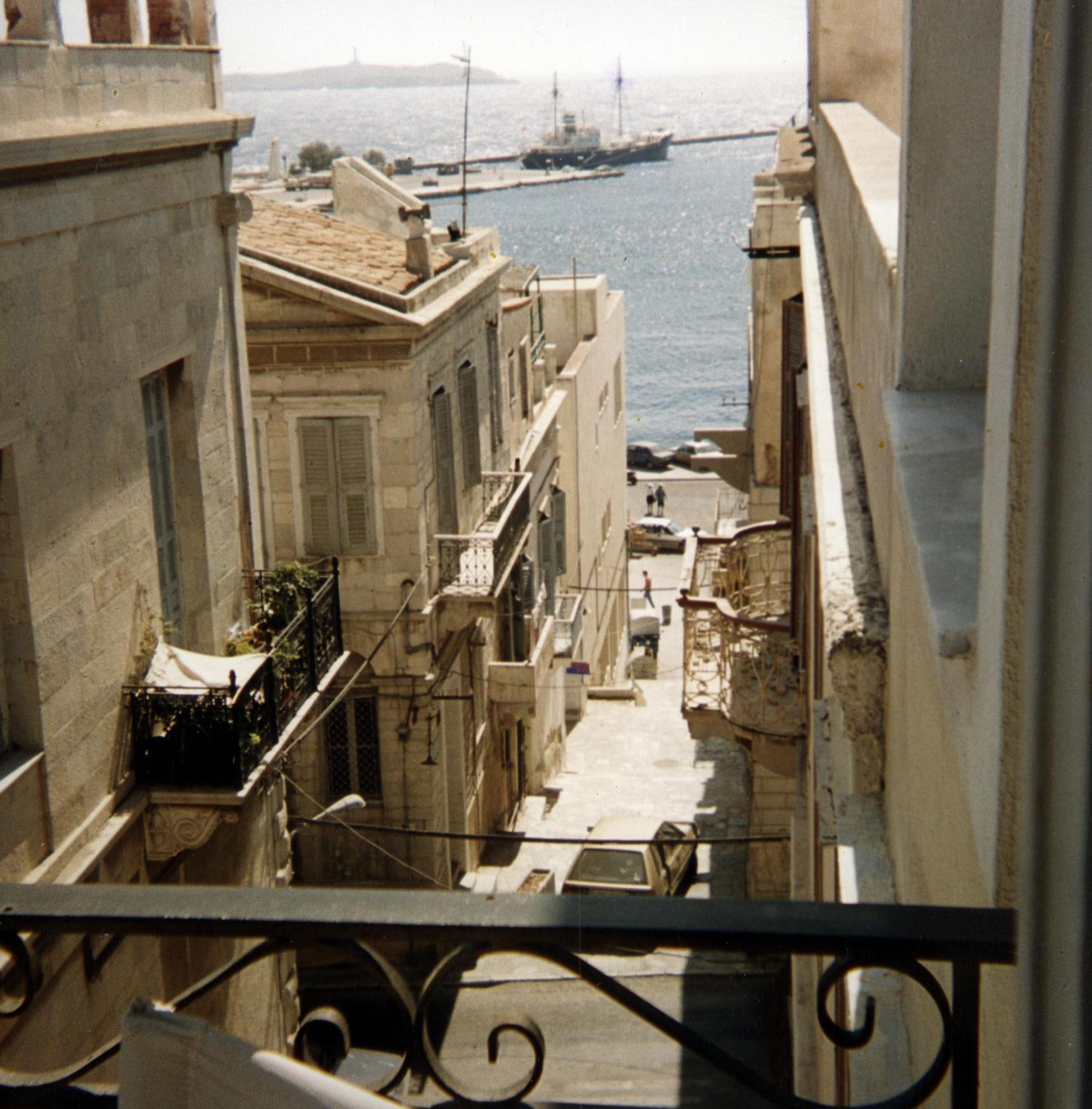 Ariadni Rooms & Apartments Ermoupoli Buitenkant foto