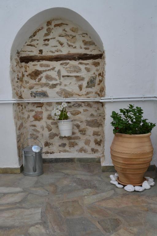 Ariadni Rooms & Apartments Ermoupoli Buitenkant foto